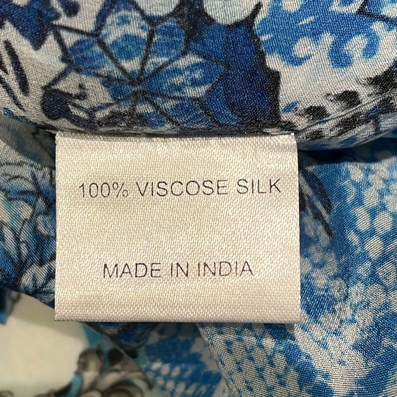 NWT - TRUE COLOURS Lace-up V-neck Caftan - Picture 7 of 9